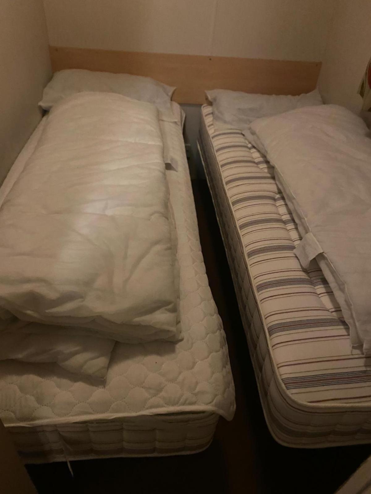 Great 8 Berth Caravan For Hire At Seawick Holiday Park In Essex Ref 27227Sw Clacton-on-Sea Kültér fotó
